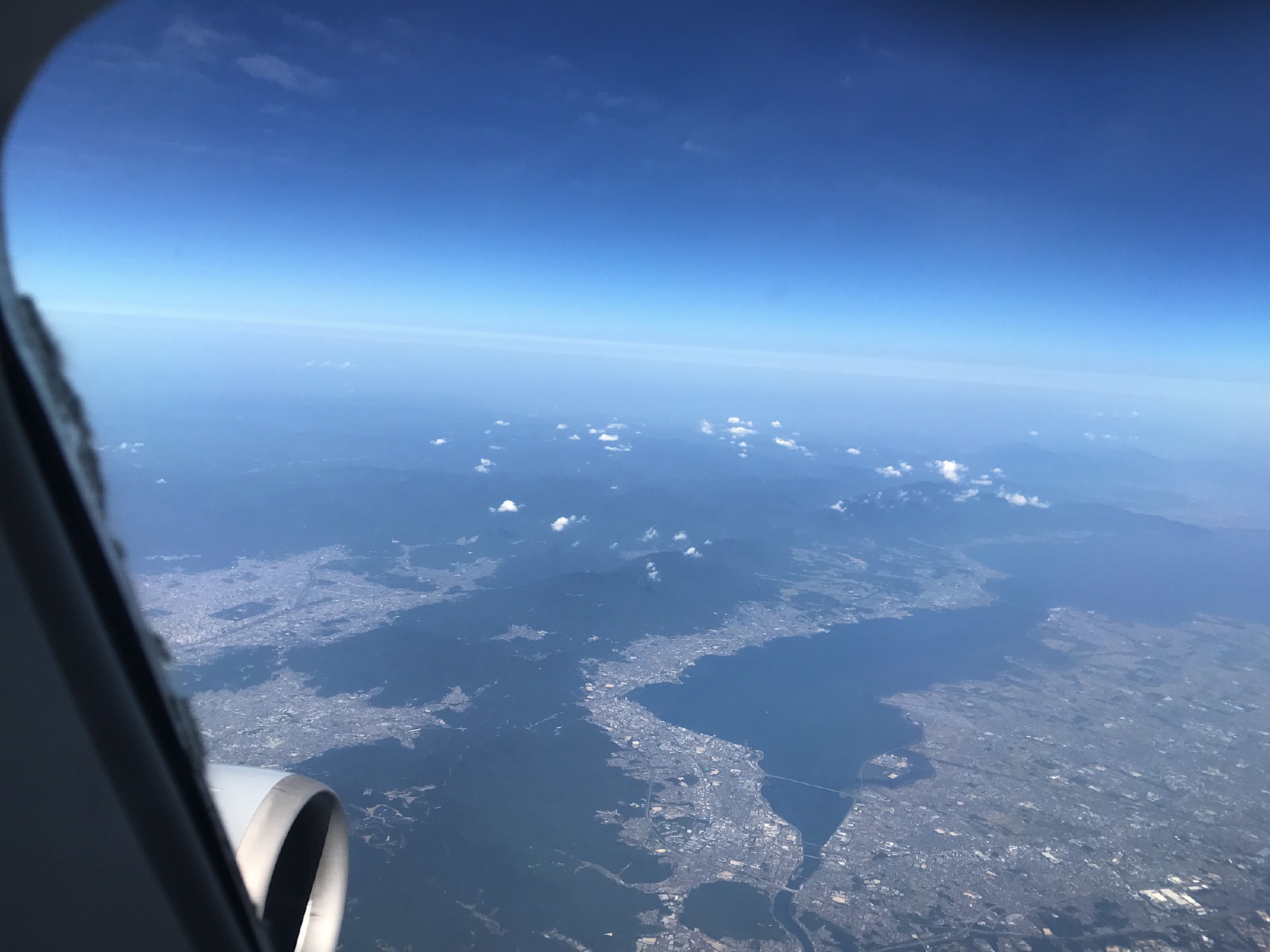 飛行機から自宅を見る