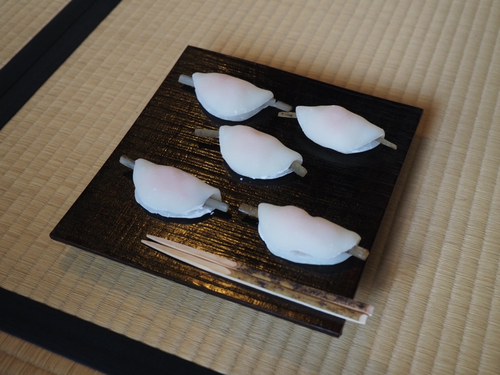 花びら餅（とま屋製）
