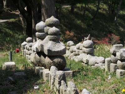 仏塔とお地蔵様