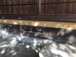母屋縁の下