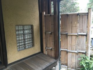 茶室「保眞斎」外側