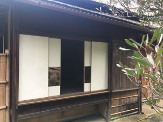 茶室「保眞斎」外側