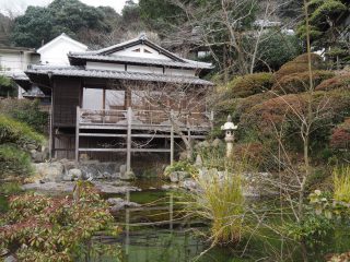 琴平花壇離れ