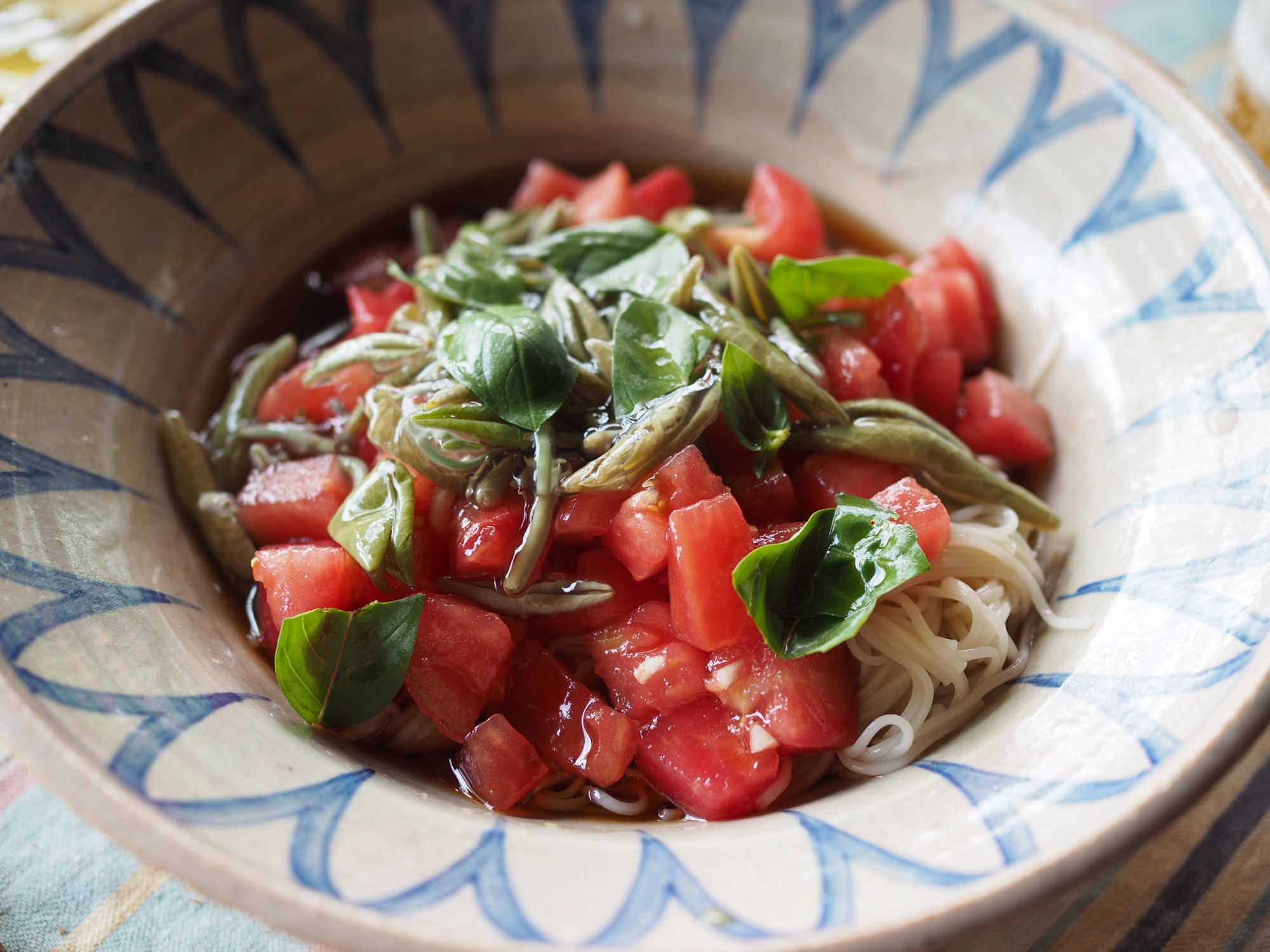 トマトとジュンサイの冷たい素麺